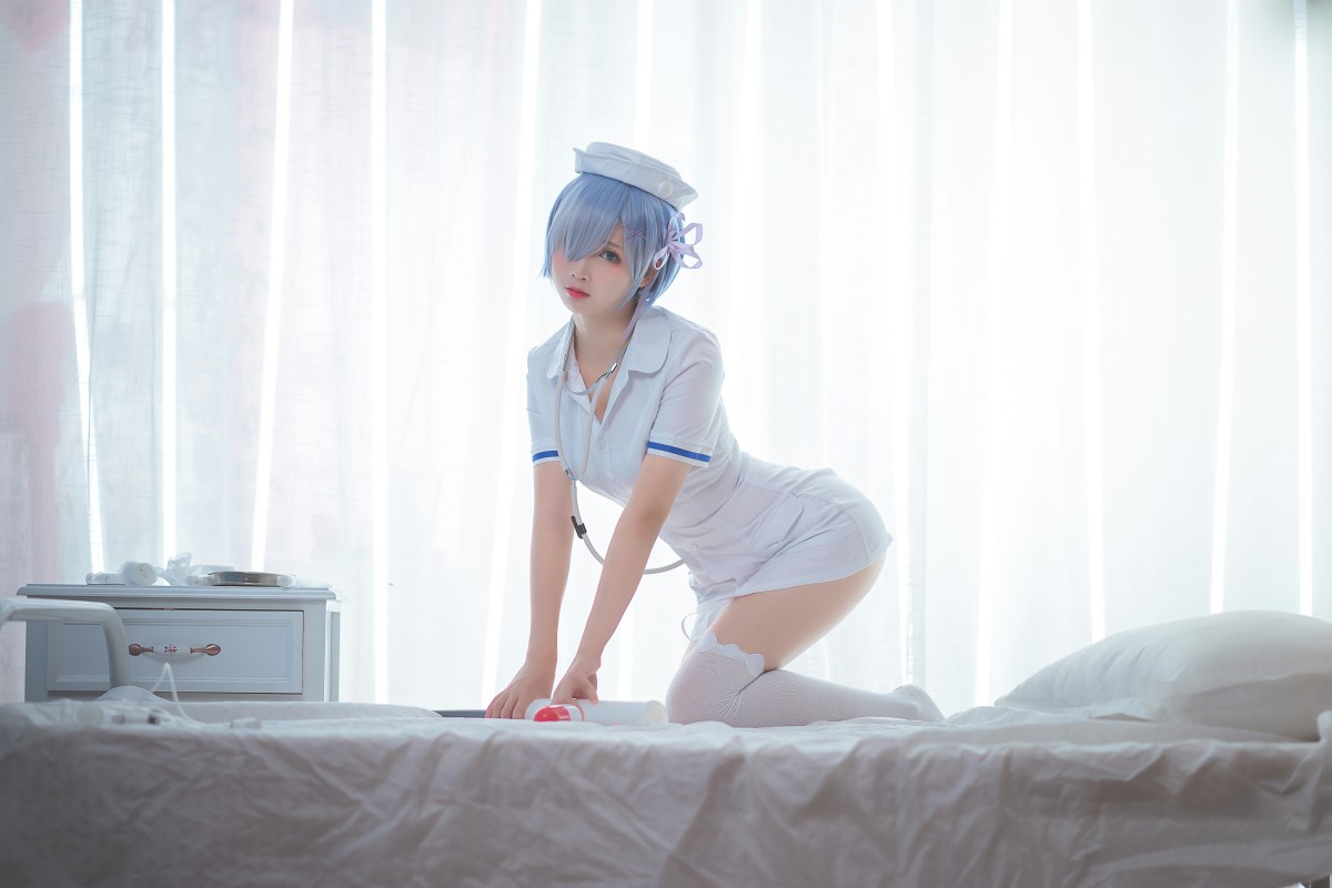 [Cosplay]面饼仙儿 – 蕾姆护士装 – COSPLAY