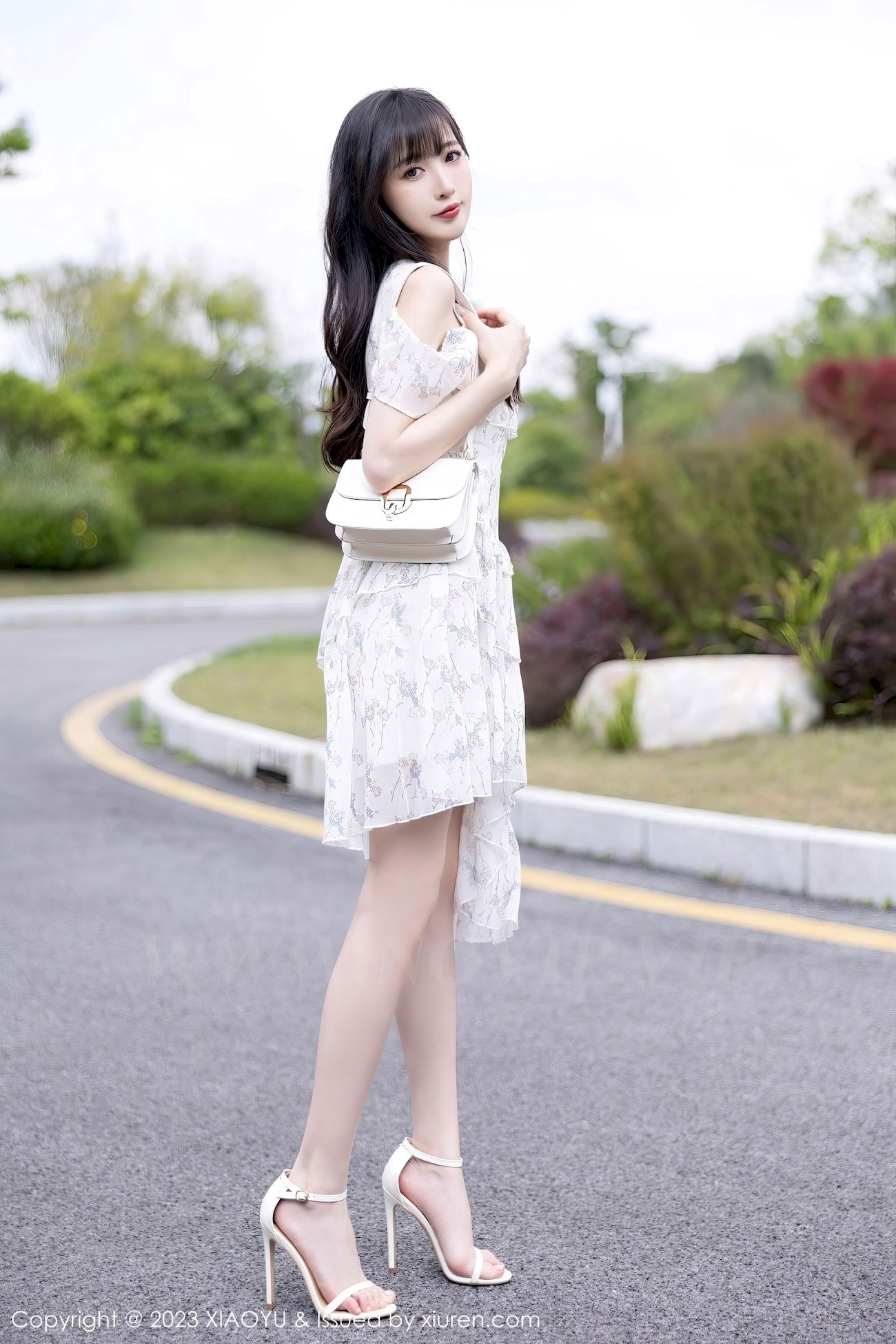 [XIAOYU语画界] VOL.1058 模特林星阑 – 婚纱服饰+白色丝袜贵州旅拍