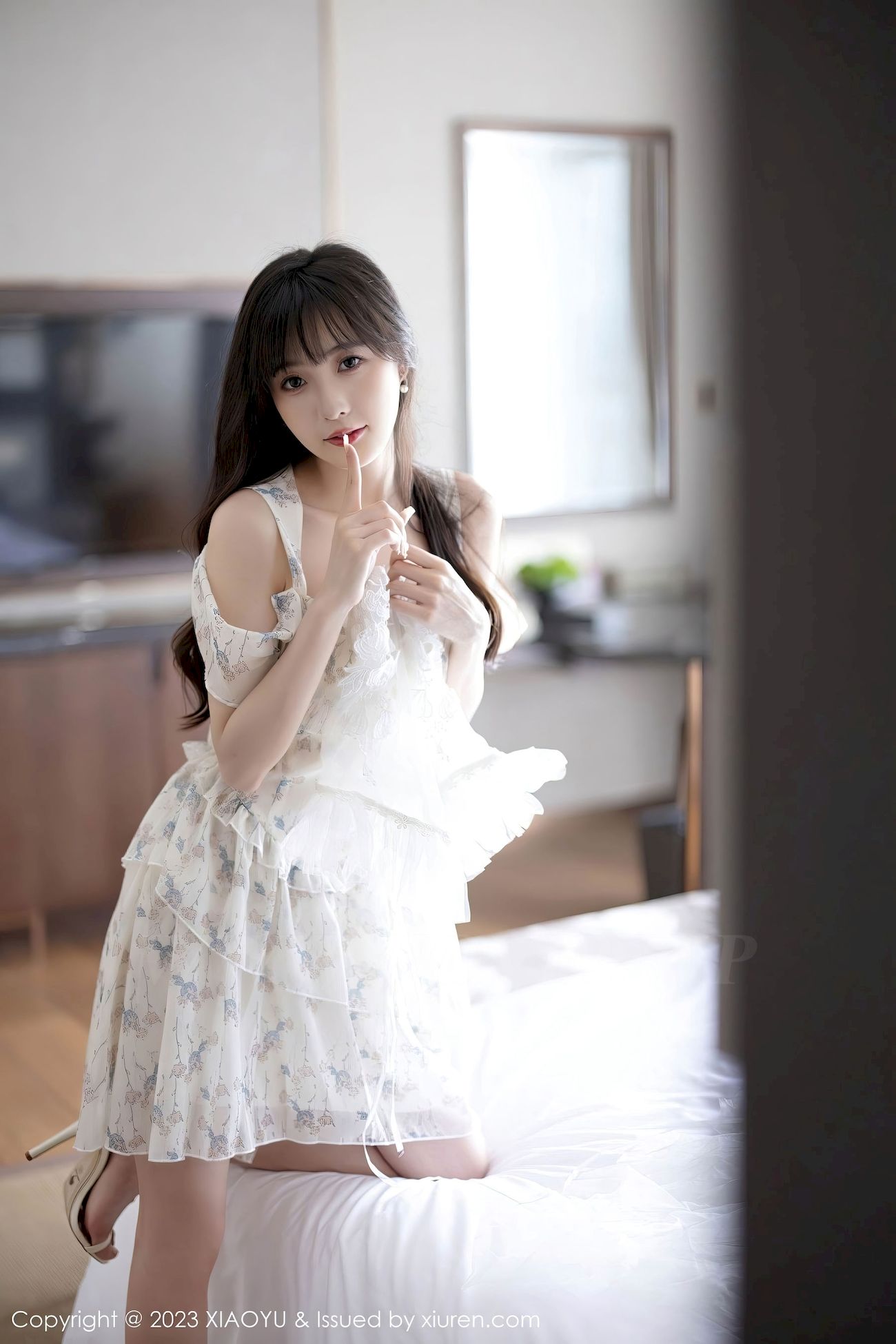 [XIAOYU语画界] VOL.1058 模特林星阑 – 婚纱服饰+白色丝袜贵州旅拍