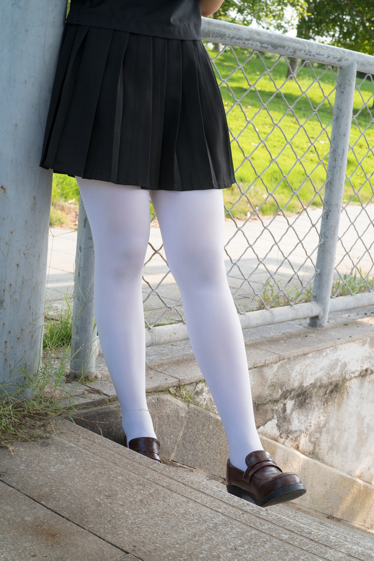 [森萝财团]萝莉丝足写真 Free-003 – COSPLAY
