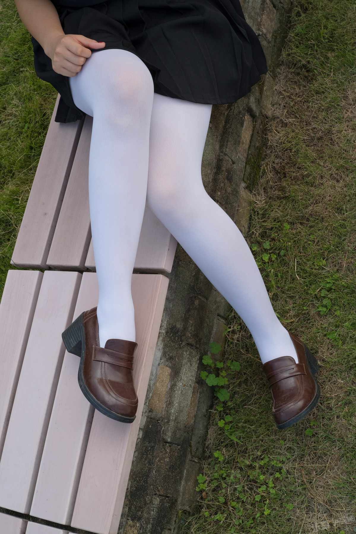 [森萝财团]萝莉丝足写真 Free-003 – COSPLAY