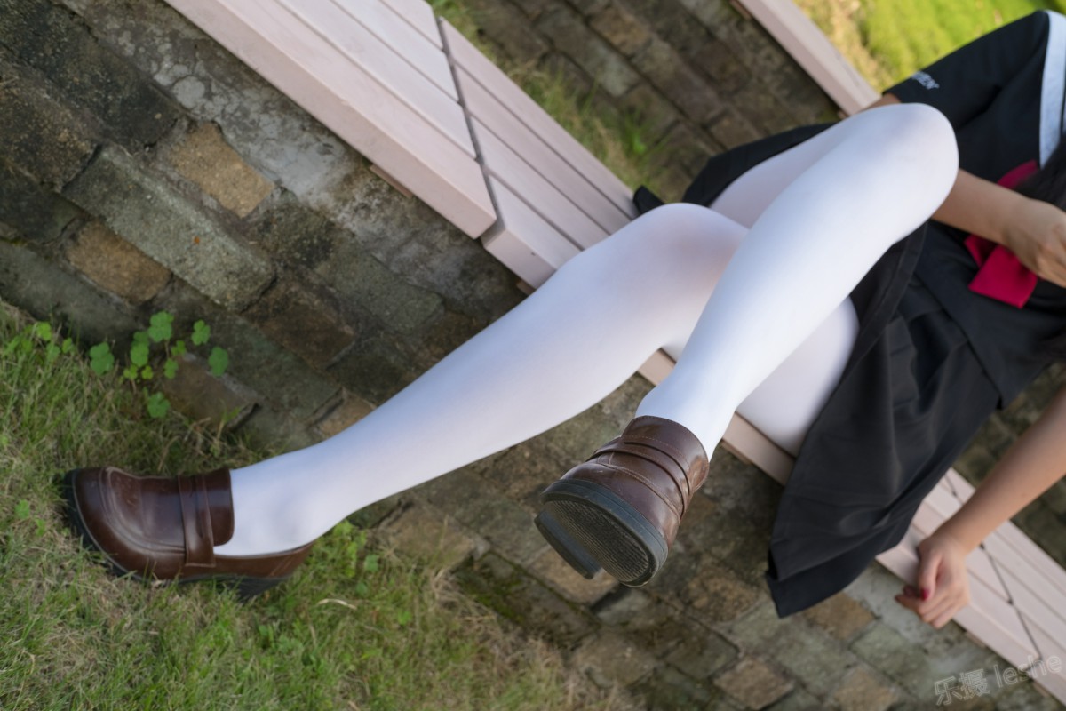 [森萝财团]萝莉丝足写真 Free-003 – COSPLAY