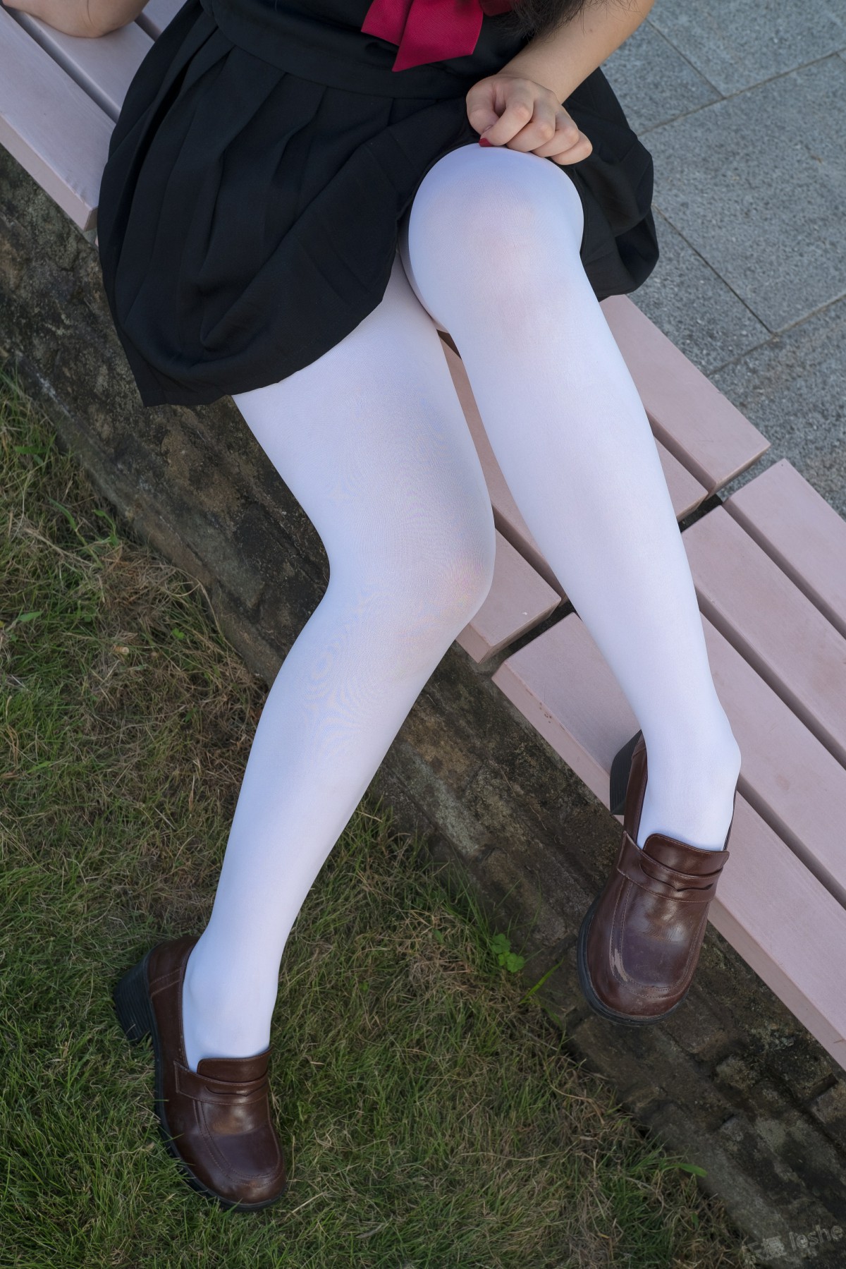 [森萝财团]萝莉丝足写真 Free-003 – COSPLAY
