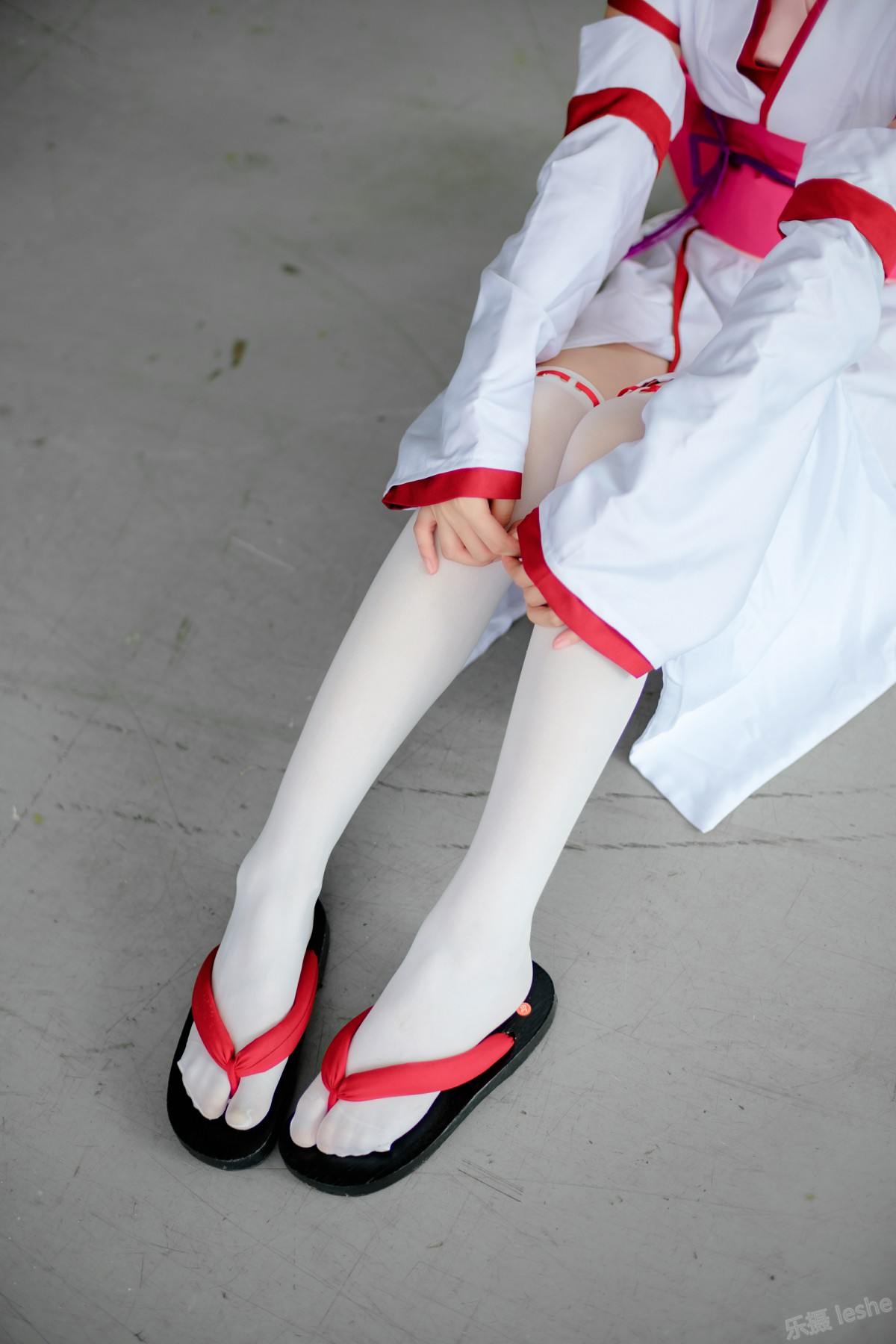 [森萝财团]萝莉丝足写真 Free-002 – COSPLAY
