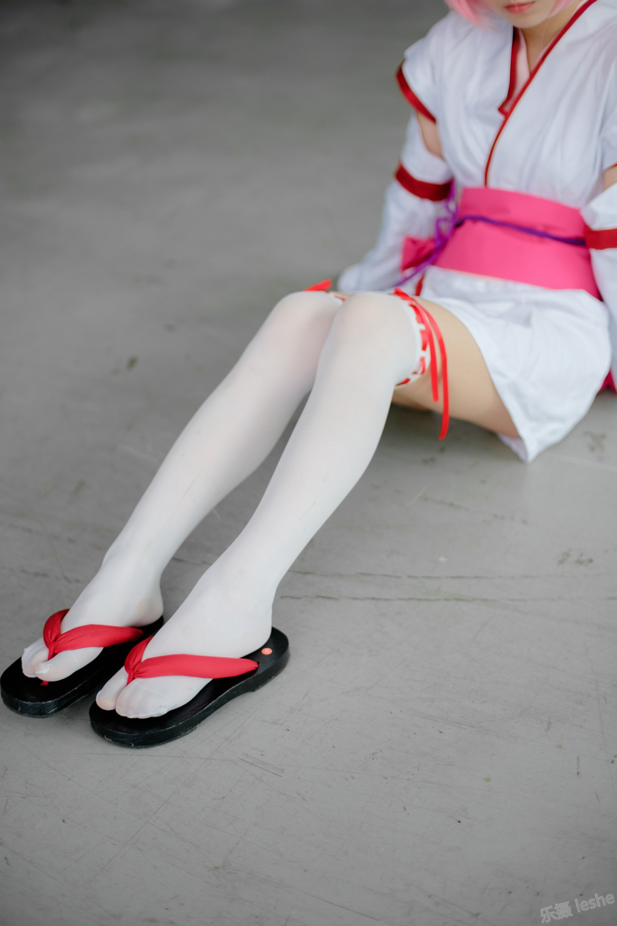[森萝财团]萝莉丝足写真 Free-002 – COSPLAY