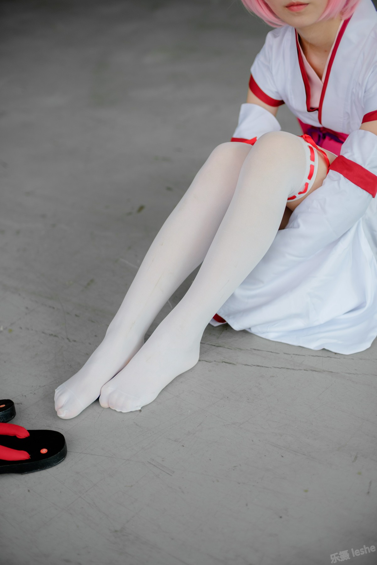 [森萝财团]萝莉丝足写真 Free-002 – COSPLAY