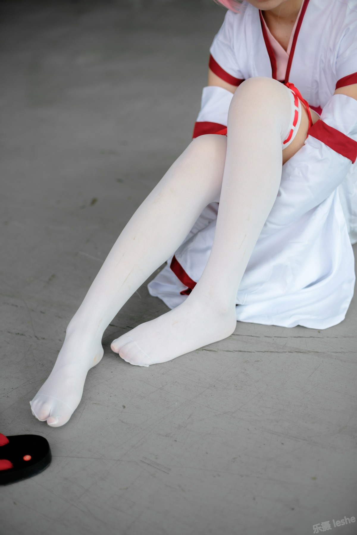 [森萝财团]萝莉丝足写真 Free-002 – COSPLAY