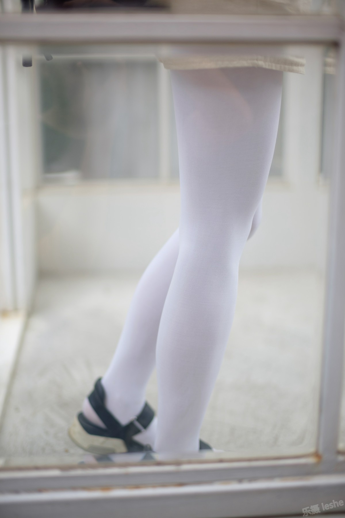 [森萝财团]萝莉丝足写真 Free-001 – COSPLAY