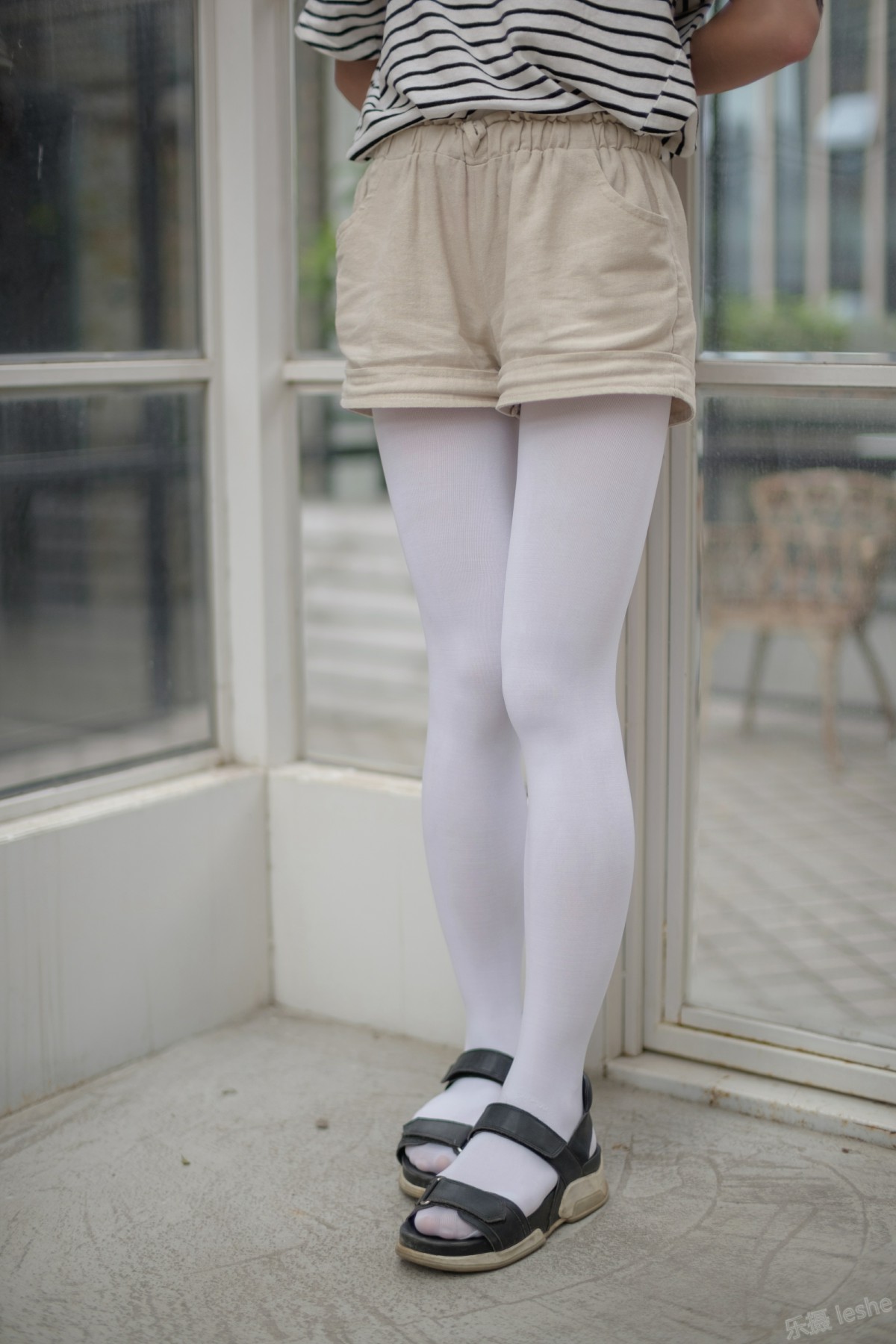 [森萝财团]萝莉丝足写真 Free-001 – COSPLAY
