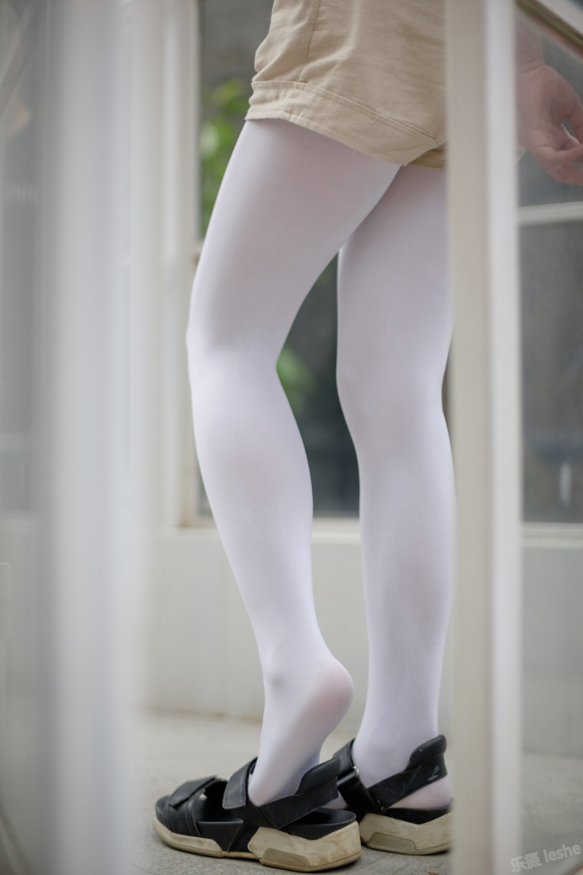 [森萝财团]萝莉丝足写真 Free-001 – COSPLAY