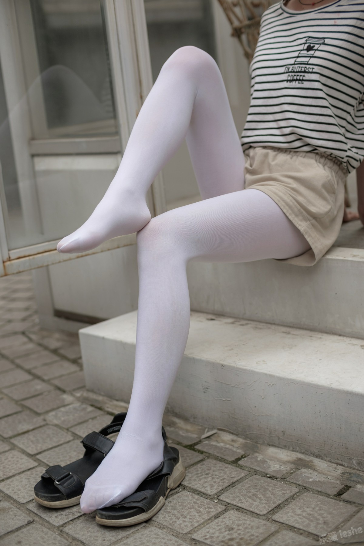 [森萝财团]萝莉丝足写真 Free-001 – COSPLAY