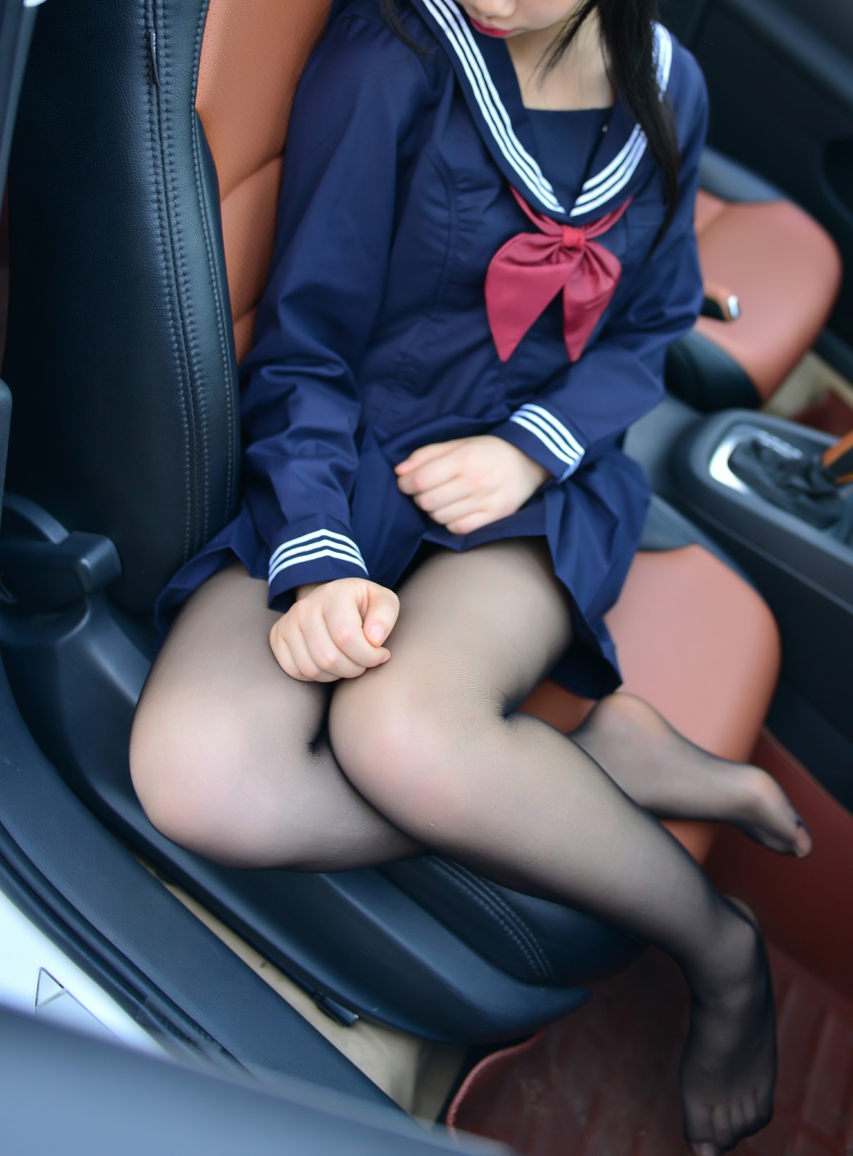 Cos小姐姐雪琪 – 车内JK – COSPLAY