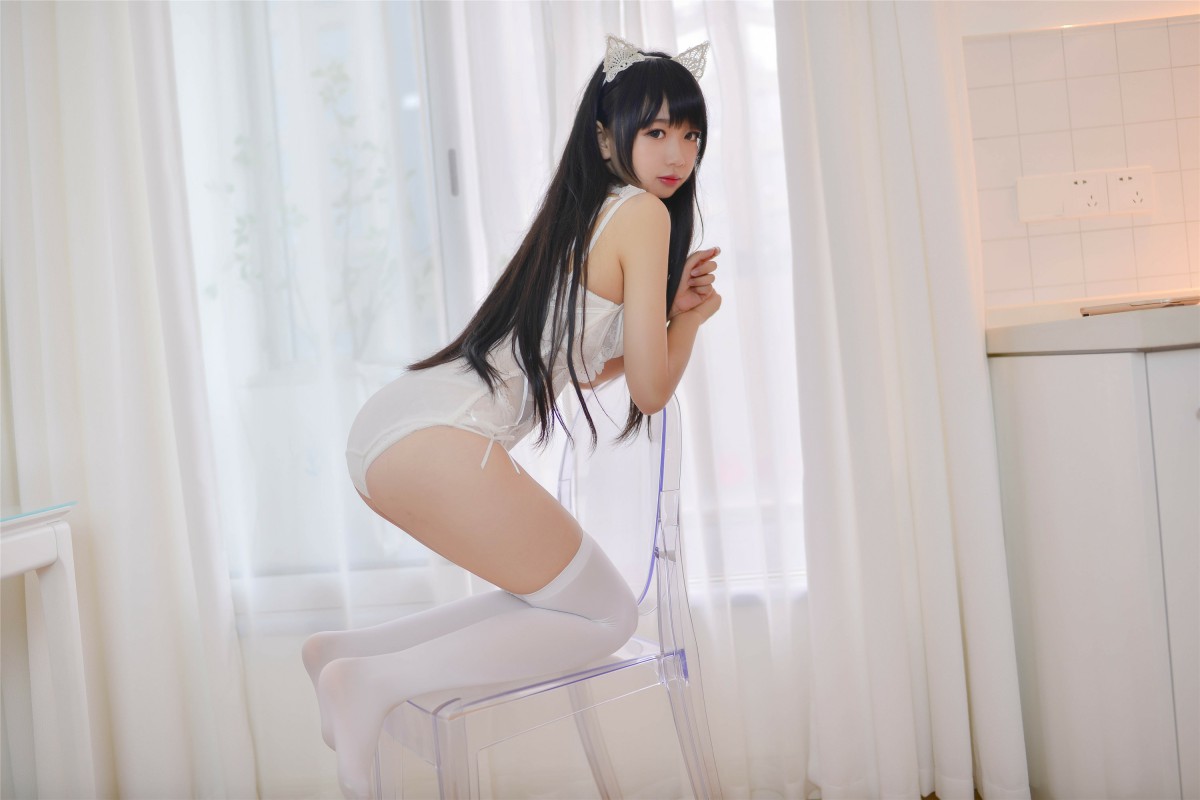 Cos小姐姐雪琪 – 猫系少女白猫 – COSPLAY