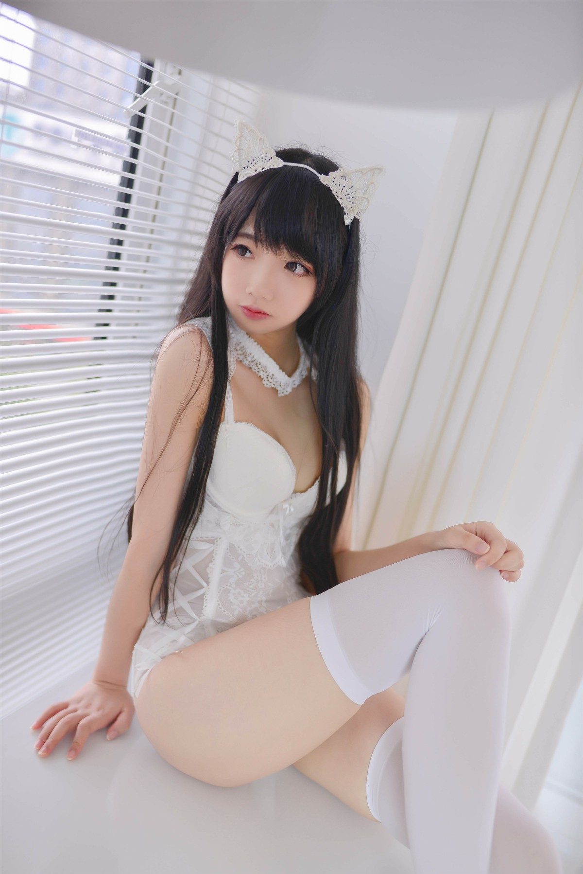 Cos小姐姐雪琪 – 猫系少女白猫 – COSPLAY