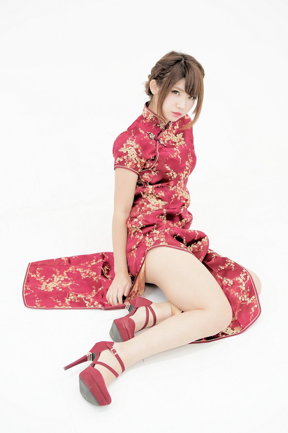 中華娘娘之红色旗袍与美腿高跟 – COSPLAY