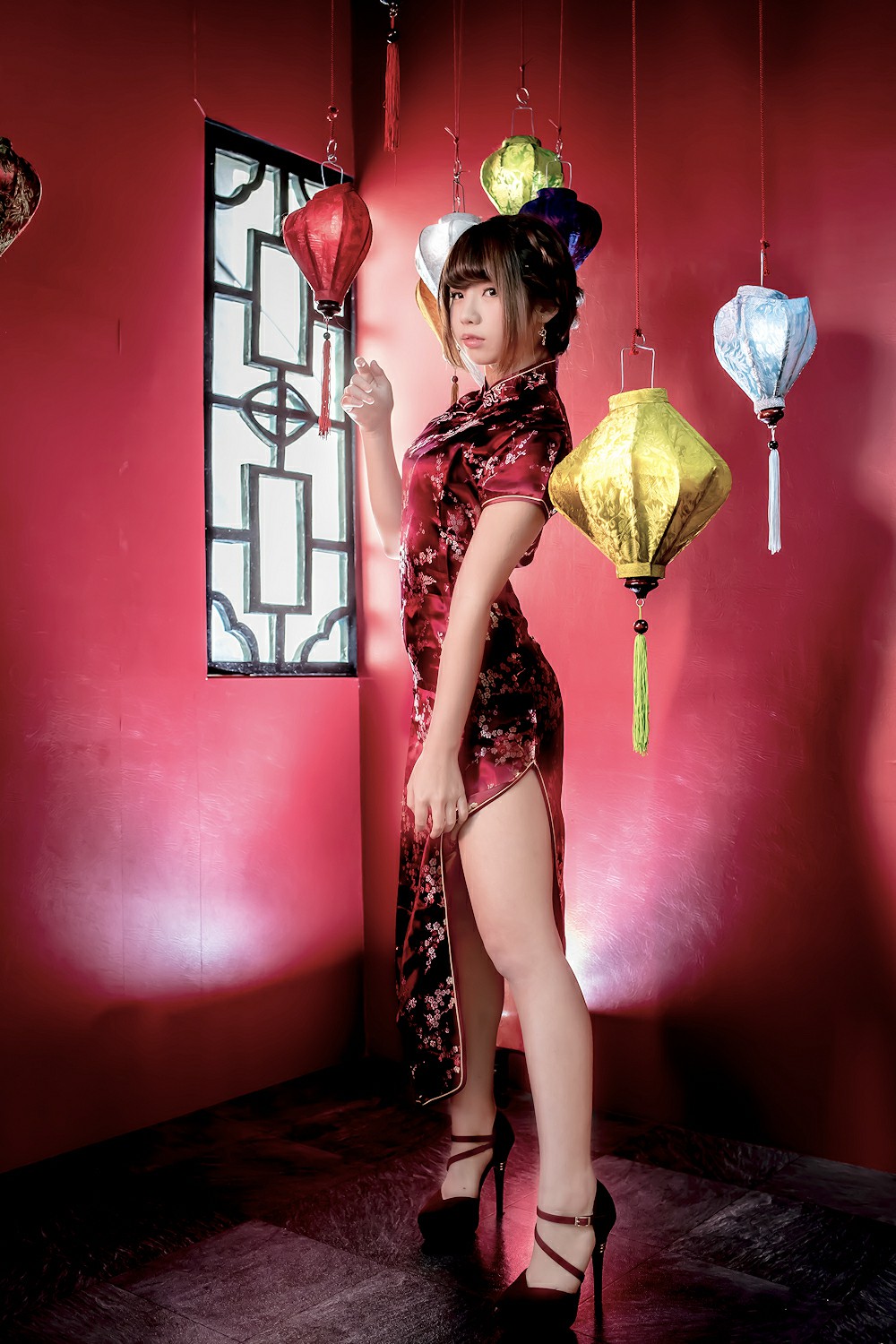 中華娘娘之红色旗袍与美腿高跟 – COSPLAY