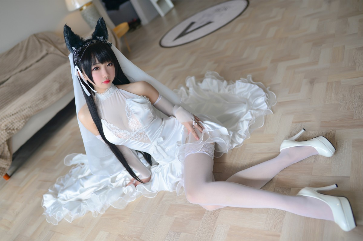Cos小姐姐雪琪- 爱宕高跟美腿与婚纱 – COSPLAY