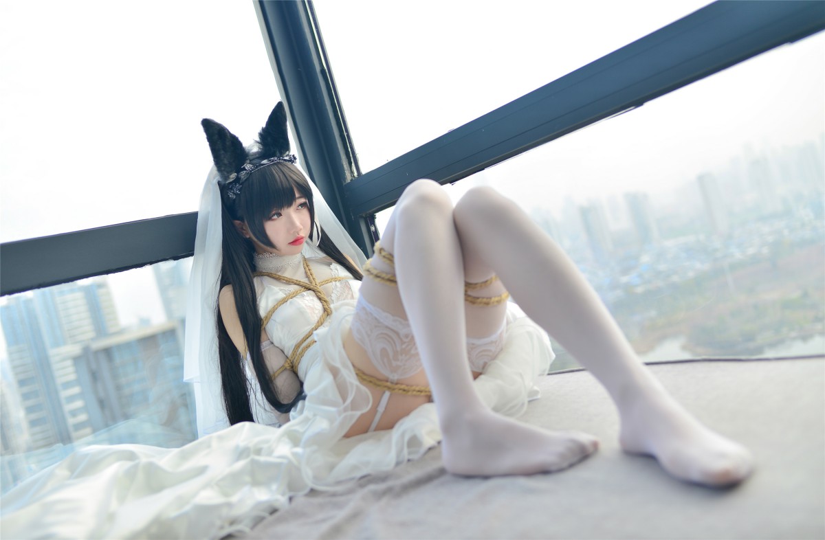 Cos小姐姐雪琪- 爱宕高跟美腿与婚纱 – COSPLAY