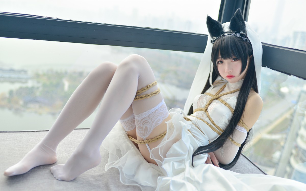Cos小姐姐雪琪- 爱宕高跟美腿与婚纱 – COSPLAY