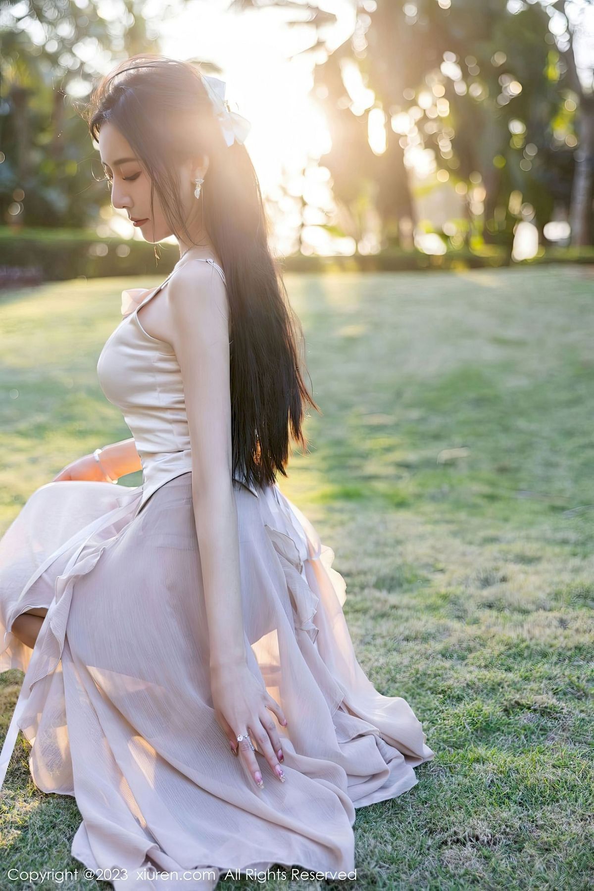 [XiuRen秀人网] No.6581 女神王馨瑶yanni – 吊带长裙+肉丝海南岛旅拍