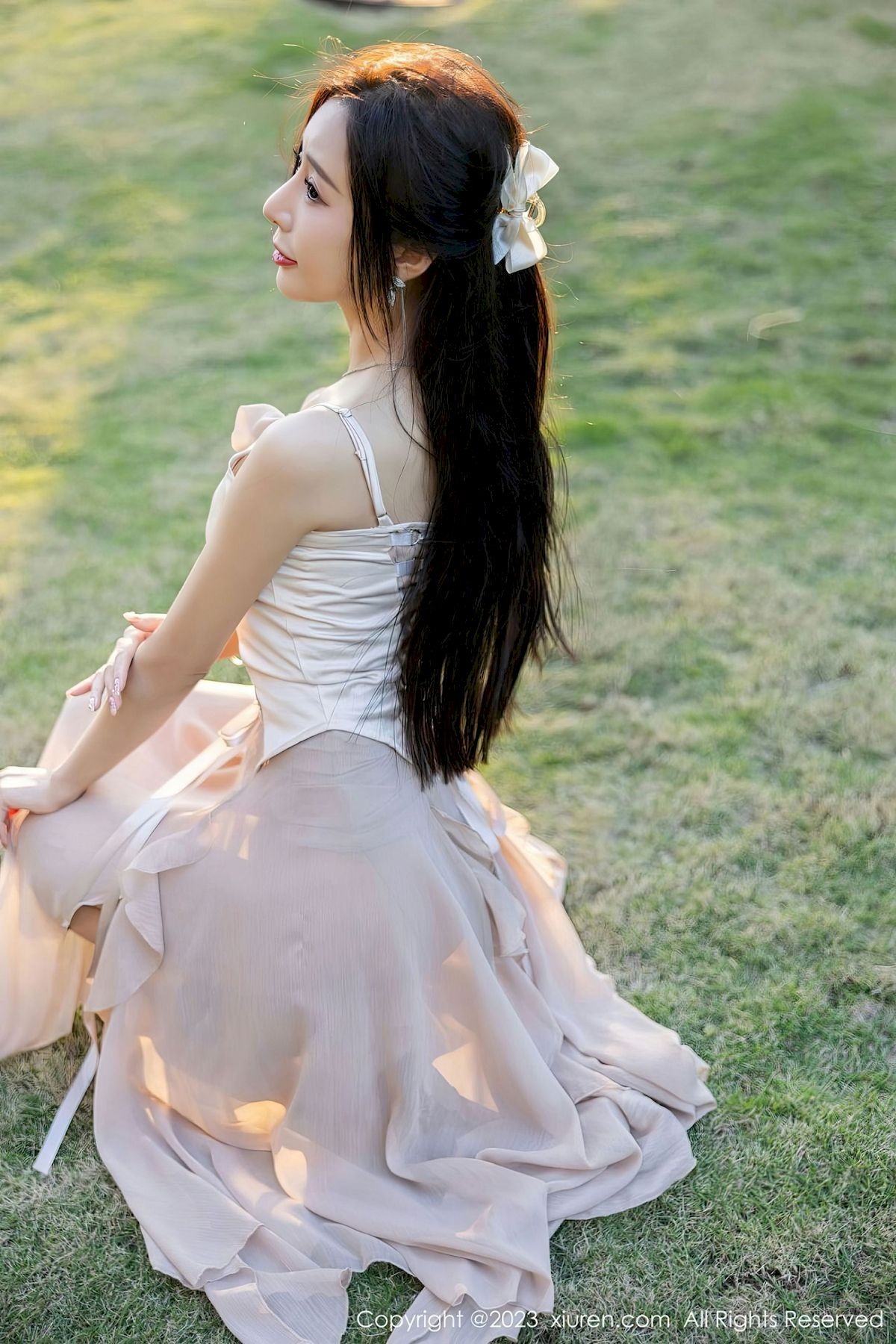 [XiuRen秀人网] No.6581 女神王馨瑶yanni – 吊带长裙+肉丝海南岛旅拍