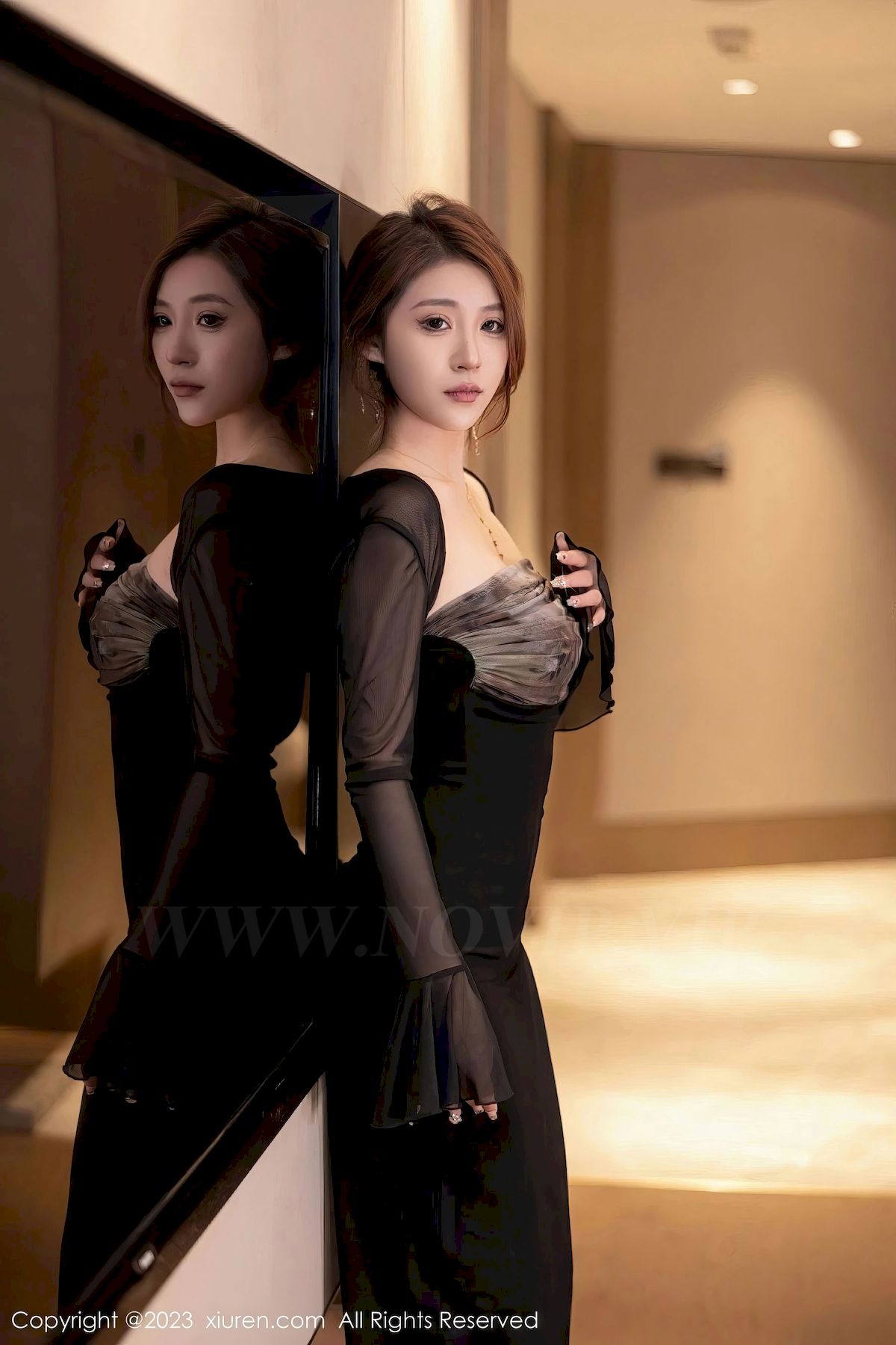 [XiuRen秀人网] No.7151 模特汐汐baby – 复古长裙+高挑身材性感写真