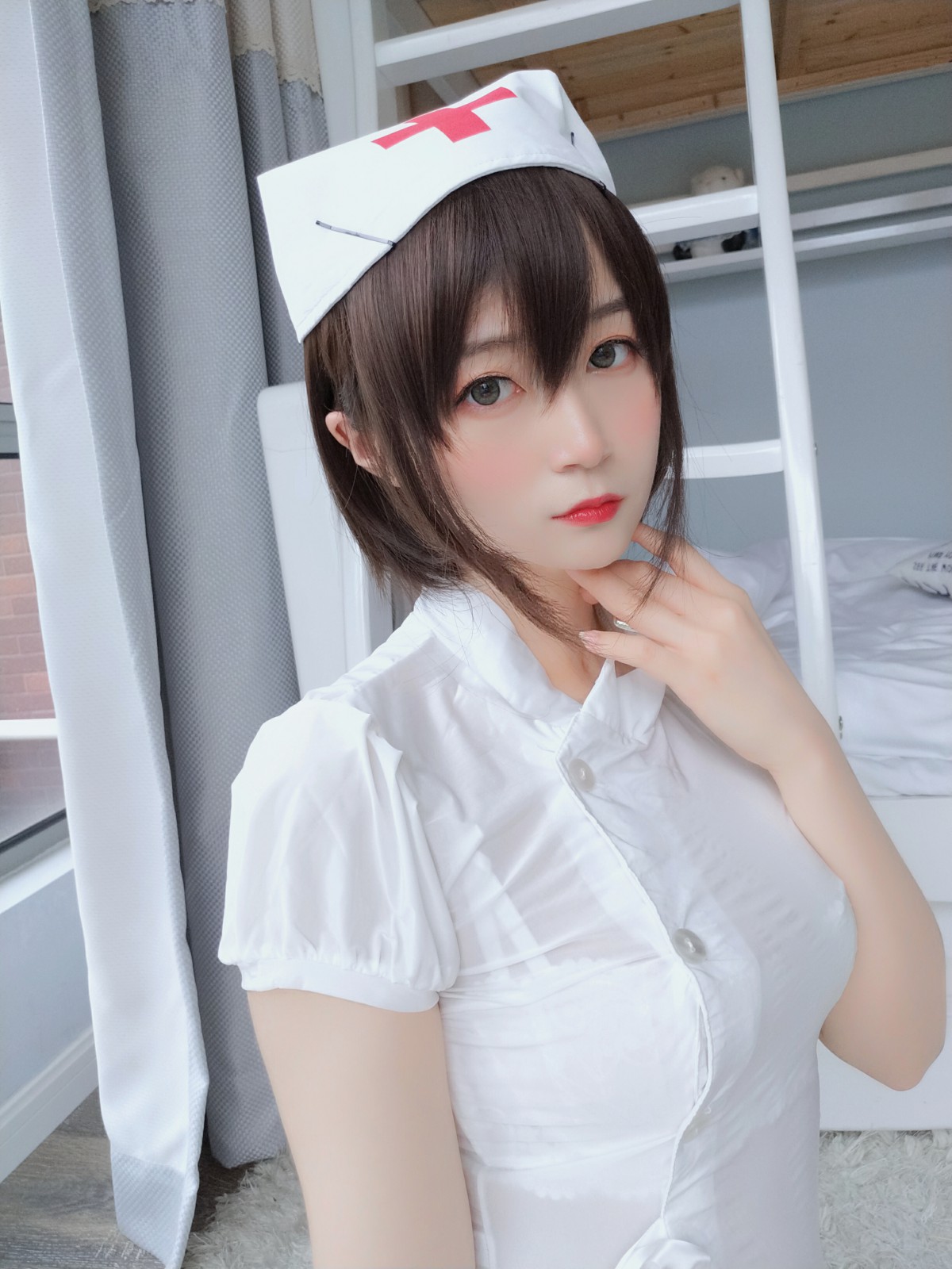 Coser小姐姐白银 – 白丝小护士 – COSPLAY