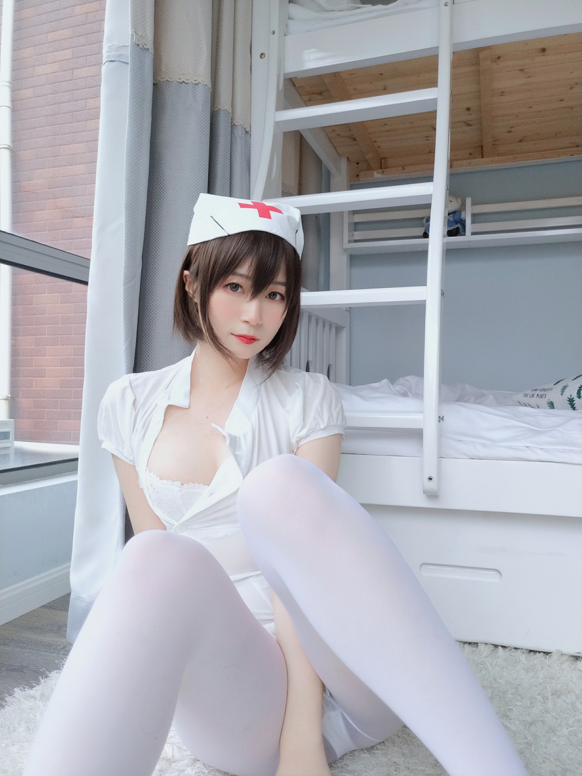 Coser小姐姐白银 – 白丝小护士 – COSPLAY
