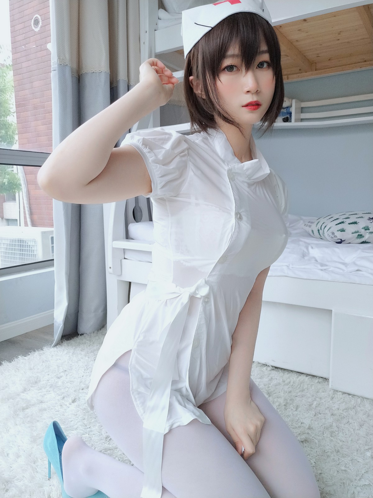 Coser小姐姐白银 – 白丝小护士 – COSPLAY
