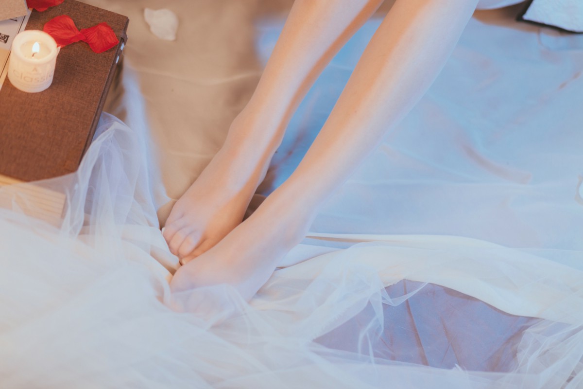 过期米线喵喵 – 白色旗袍 – COSPLAY