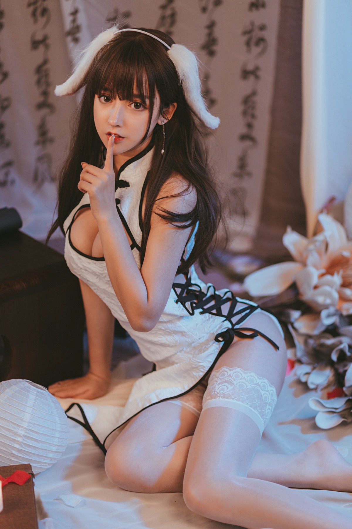 过期米线喵喵 – 白色旗袍 – COSPLAY