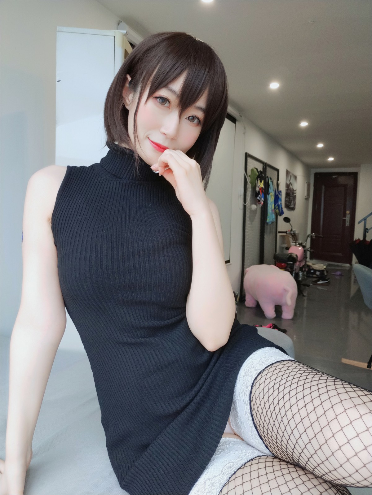 Coser小姐姐白银 – 黑色包臀裙 – COSPLAY