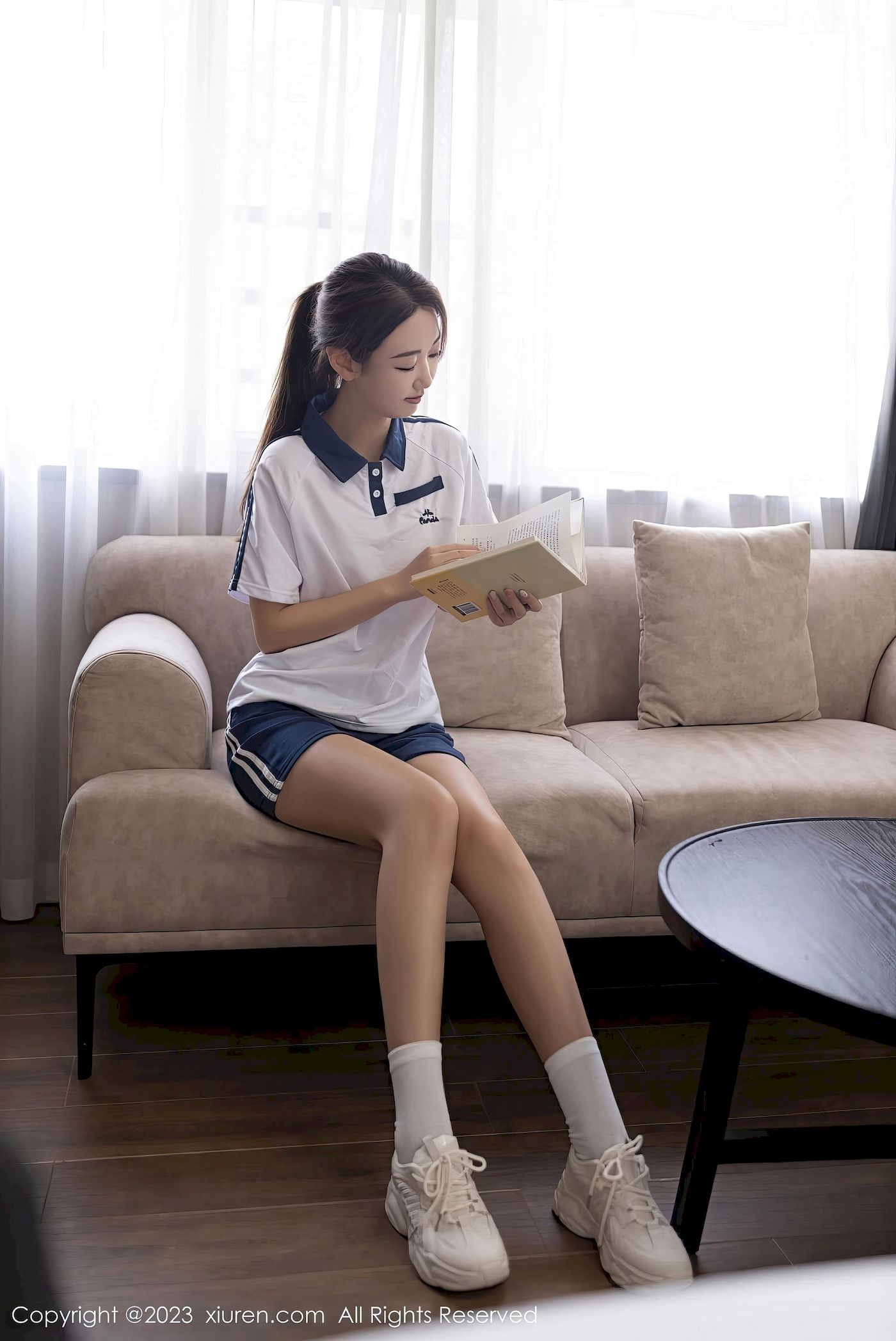 [秀人XiuRen] No.7091 唐安琪 – 学妹装扮+曼妙身姿性感写真