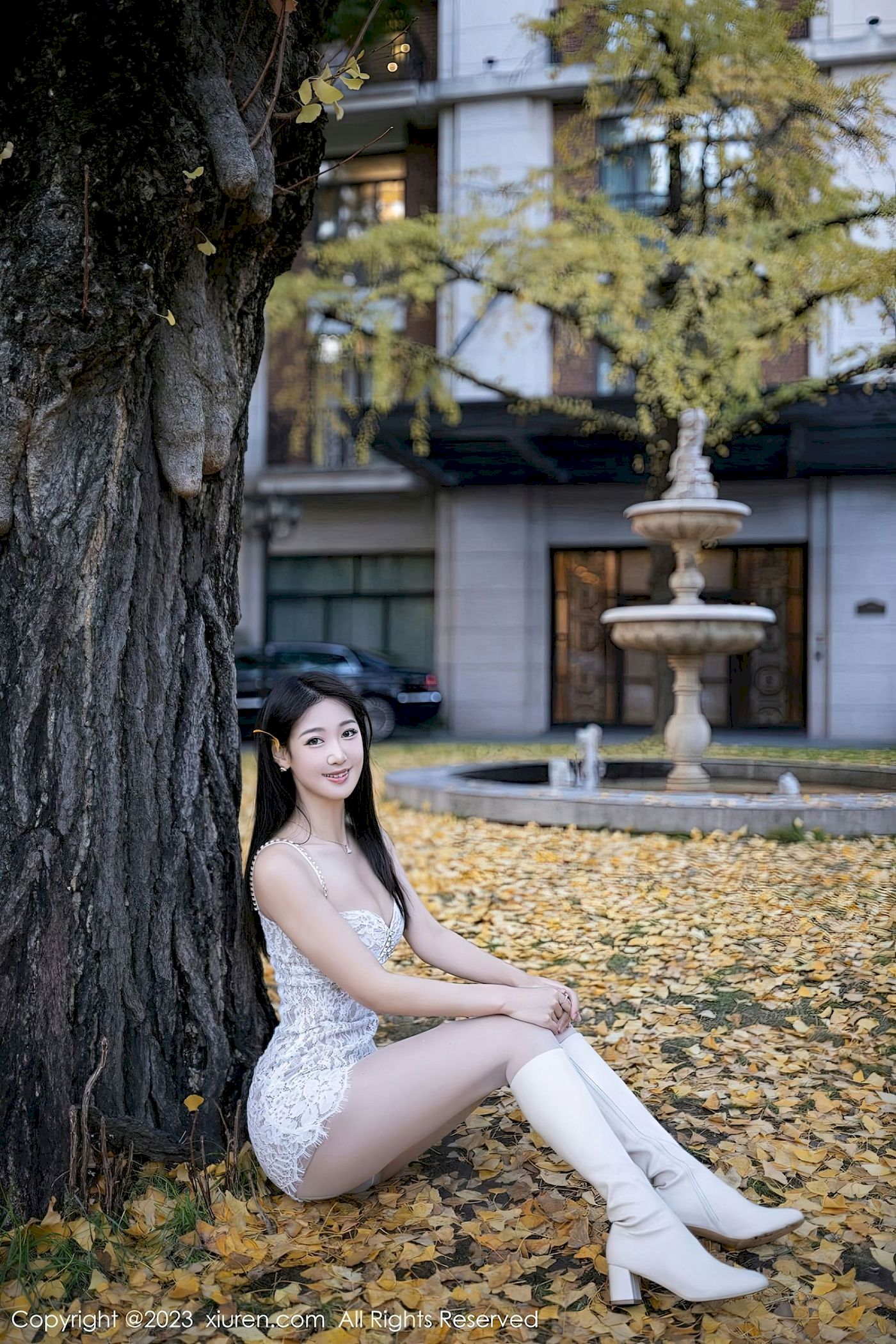 [秀人XiuRen] No.6331 唐安琪 – 白色短裙+白色丝袜性感写真