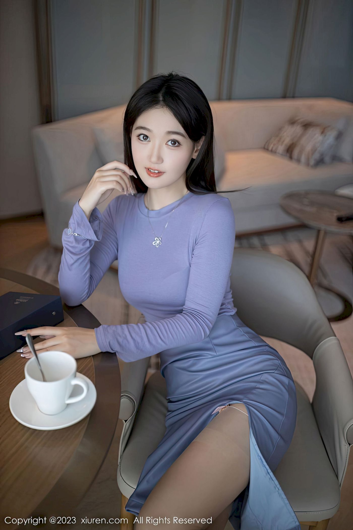[秀人XiuRen] No.6258 唐安琪 – 蓝紫灰上衣+蓝灰色长裙性感写真