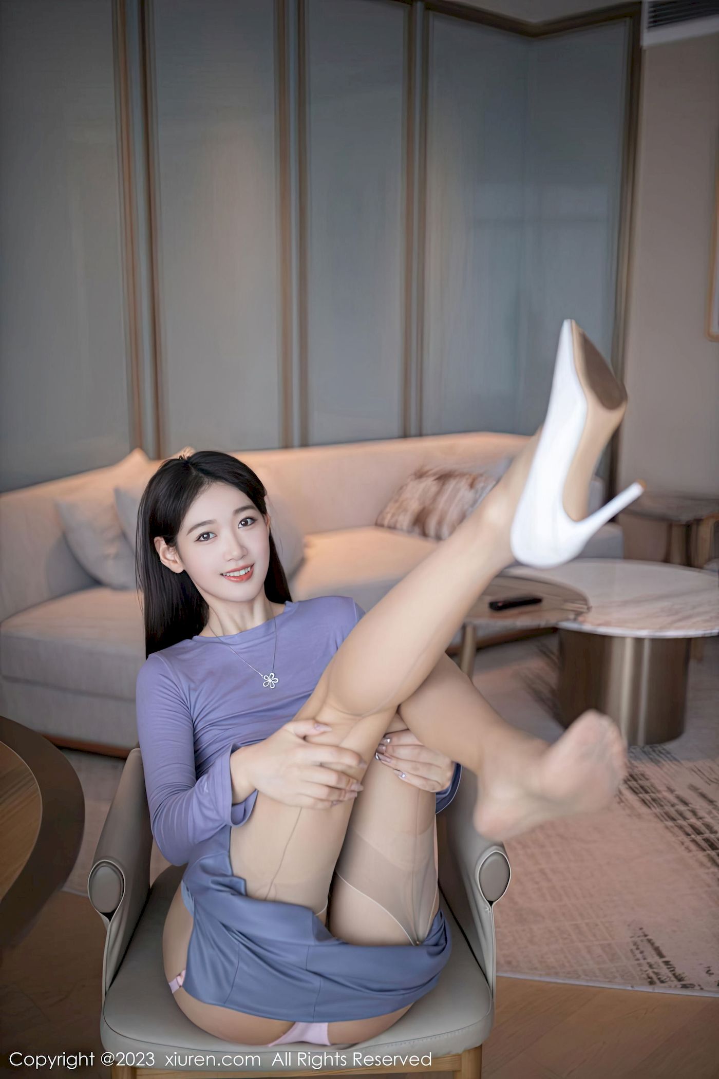 [秀人XiuRen] No.6258 唐安琪 – 蓝紫灰上衣+蓝灰色长裙性感写真