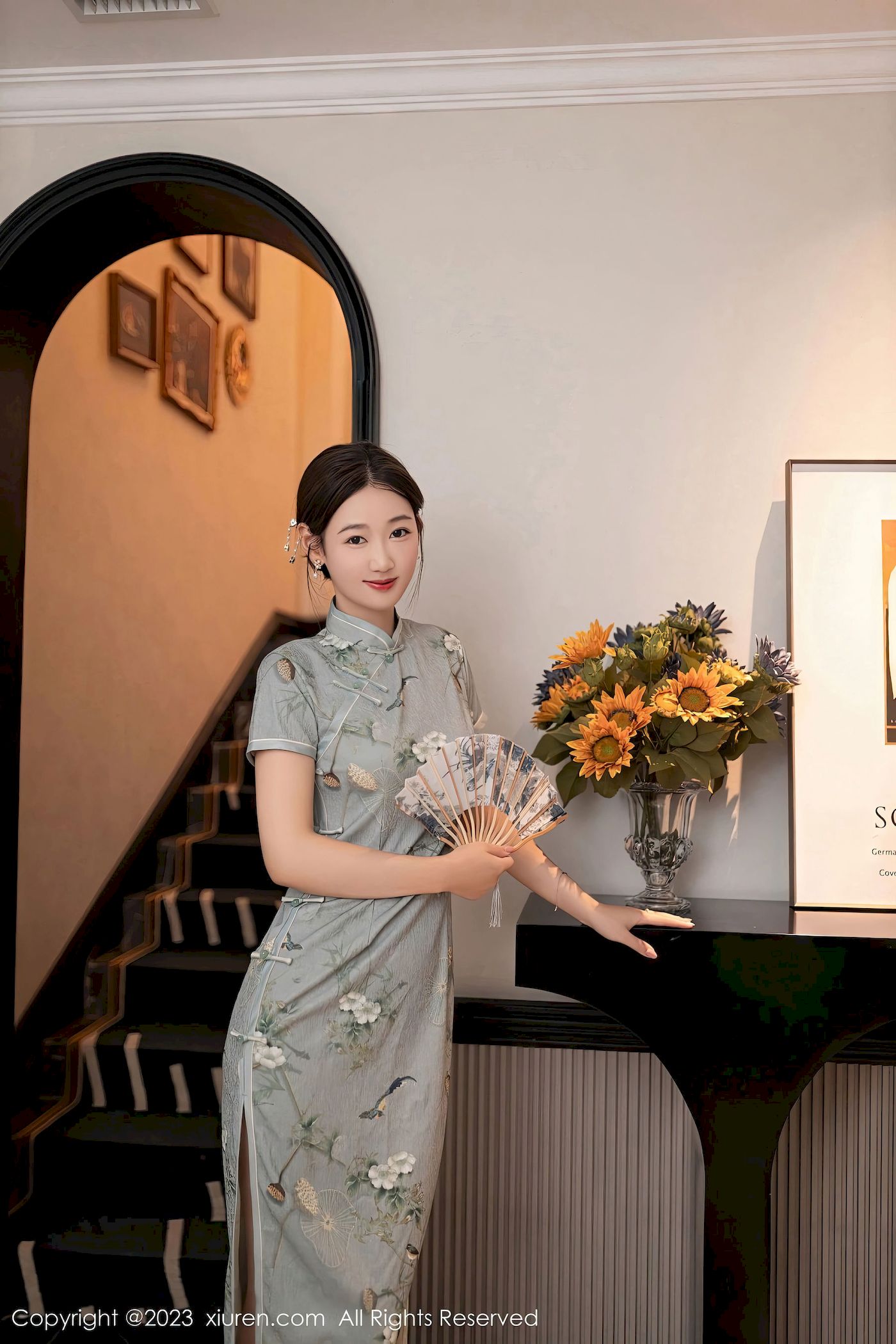 [秀人XiuRen] No.7232 唐安琪 – 旗袍服饰+原色丝袜巴厘岛旅拍