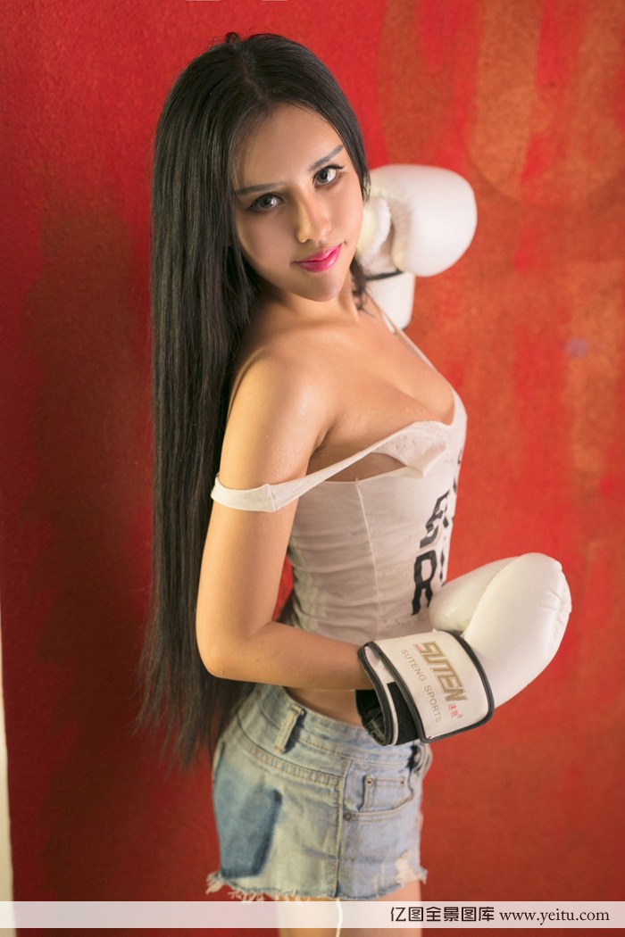 体育美女模特陈迪娅蕾丝诱惑露半球性感写真-御萝部落