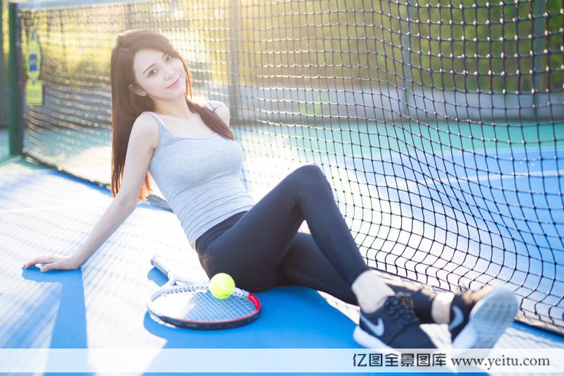 美女模特嘟嘟清秀完美身材网球场性感写真-御萝部落