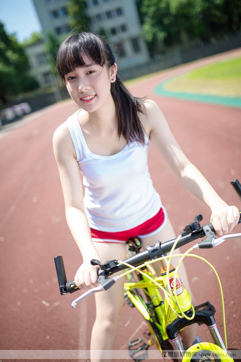 单车美女诱人曲线清凉清纯写真-御萝部落