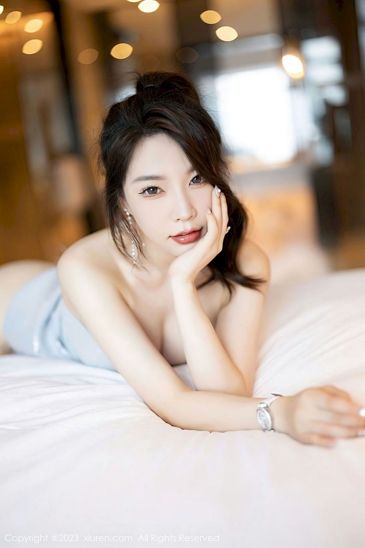 [XiuRen秀人网] No.6557 徐莉芝Booty – 连身短裙+诱人灰丝性感写真