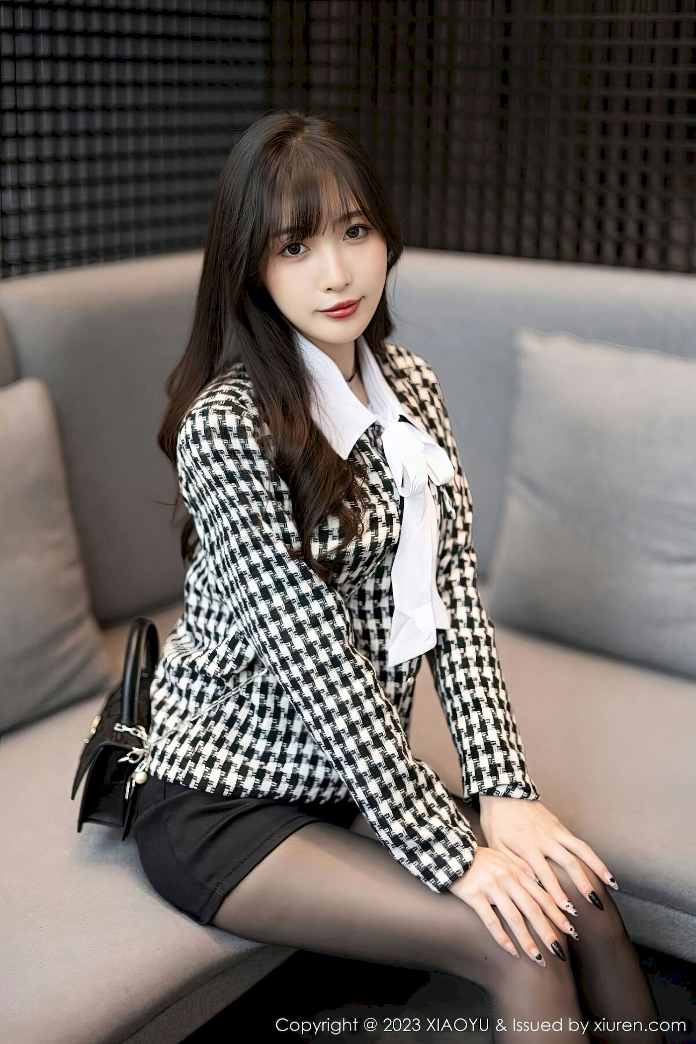 [XIAOYU语画界] Vol.1020 模特林星阑 – 格子服饰+黑色短裤性感写真