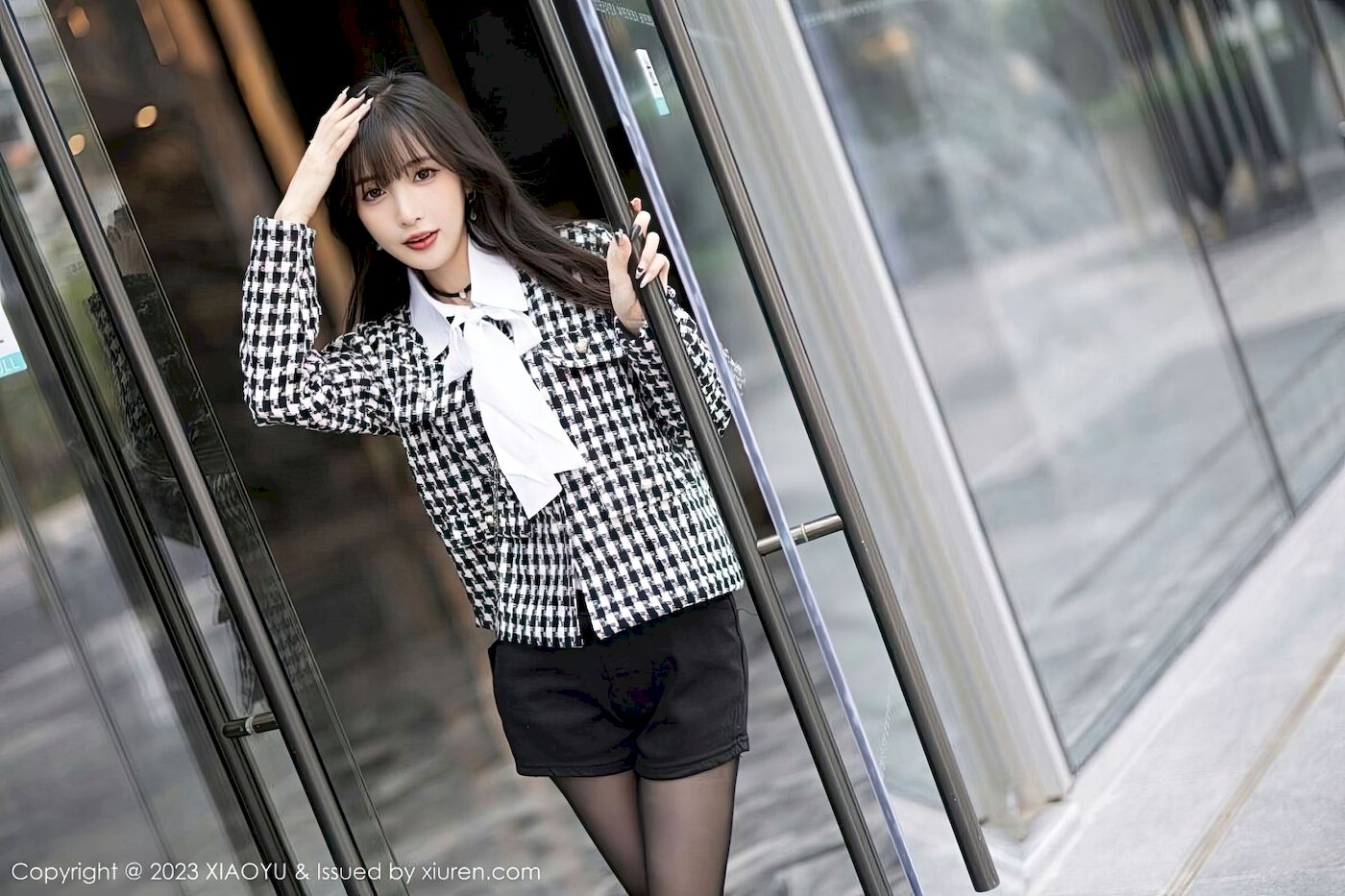 [XIAOYU语画界] Vol.1020 模特林星阑 – 格子服饰+黑色短裤性感写真