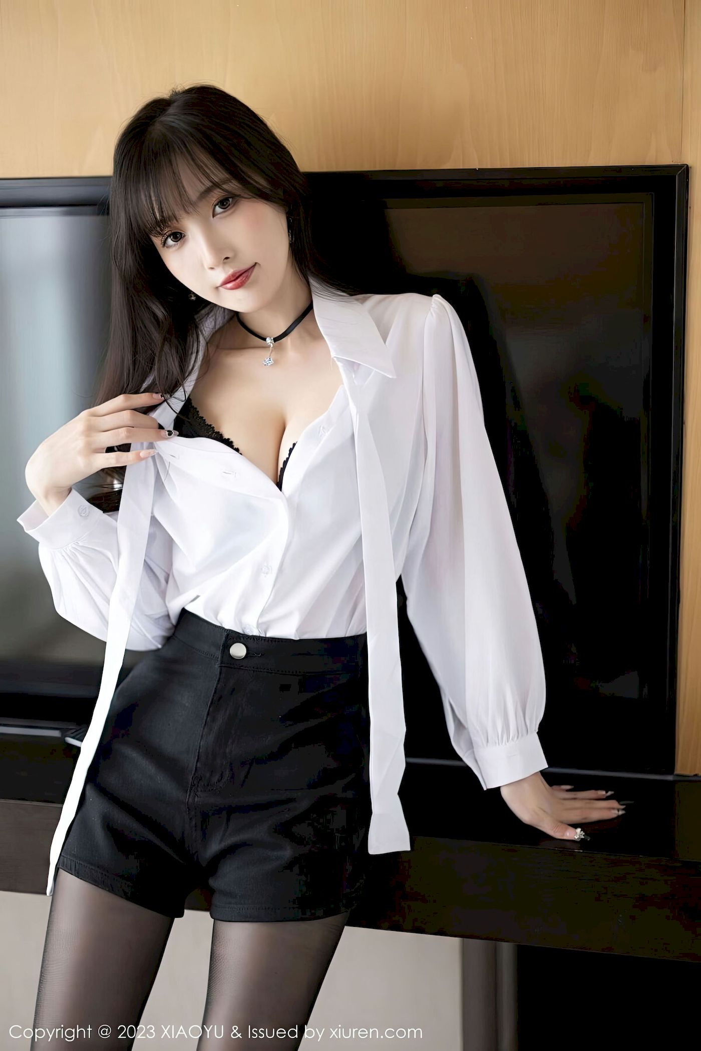 [XIAOYU语画界] Vol.1020 模特林星阑 – 格子服饰+黑色短裤性感写真