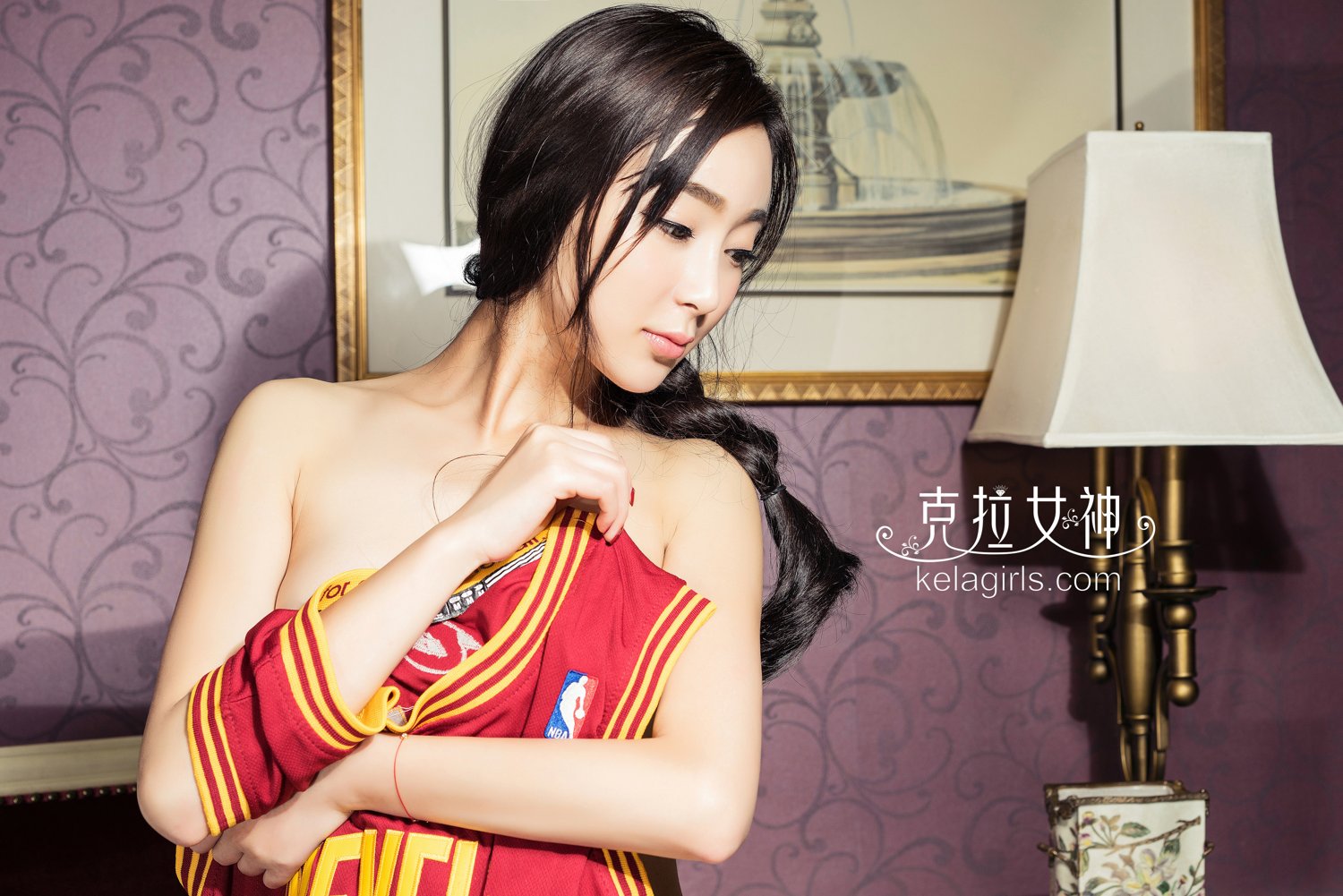 篮球宝贝克拉女神依依23号球衣大尺度致敬詹皇-御萝部落