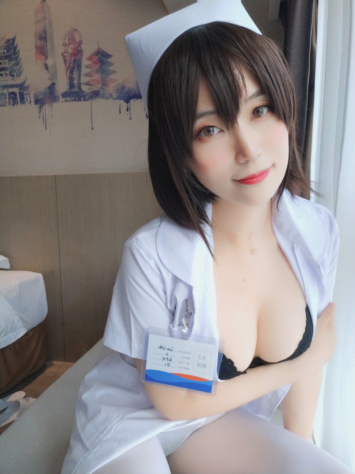 Coser小姐姐白银 – 短发小护士 – COSPLAY