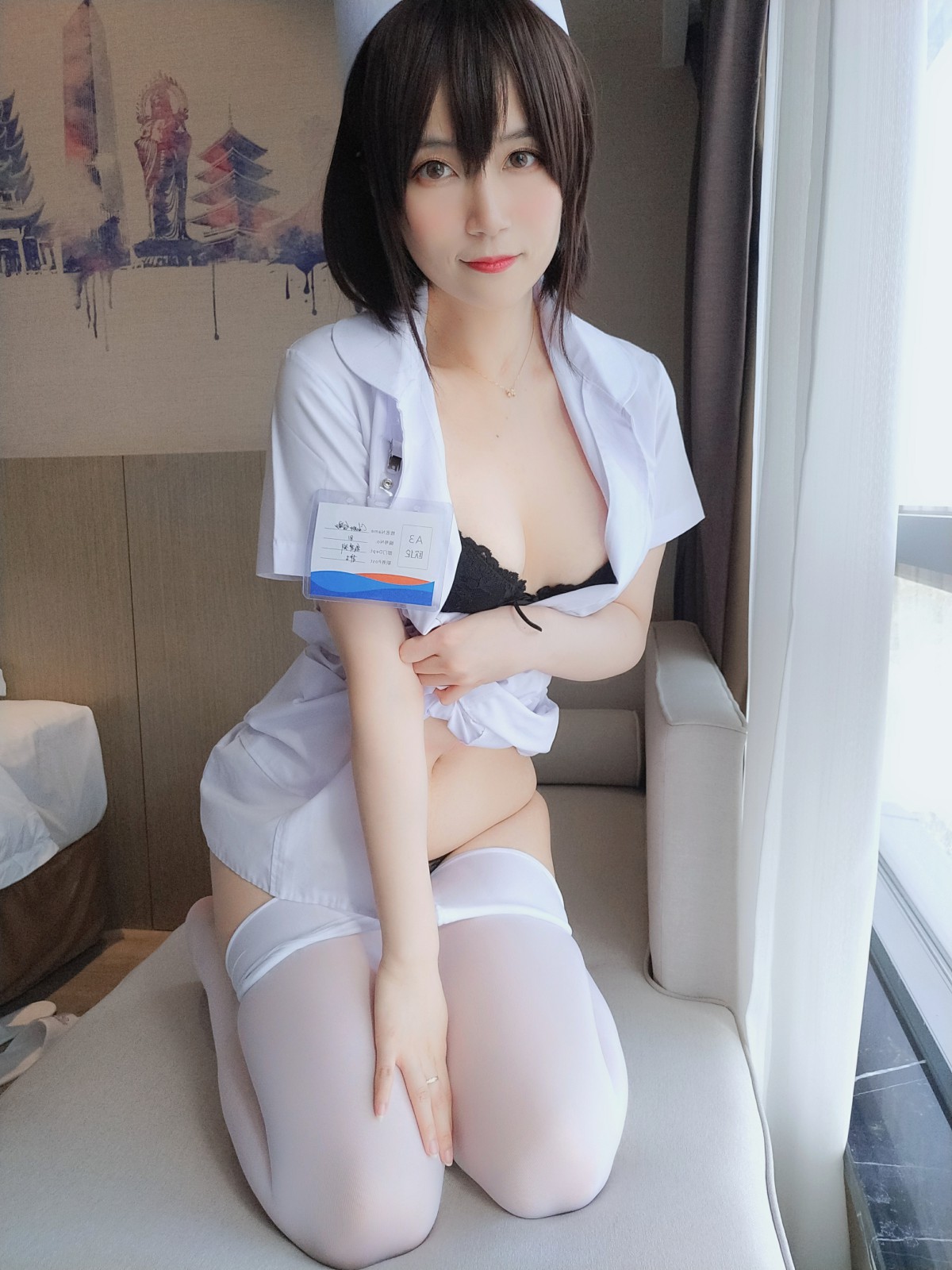 Coser小姐姐白银 – 短发小护士 – COSPLAY