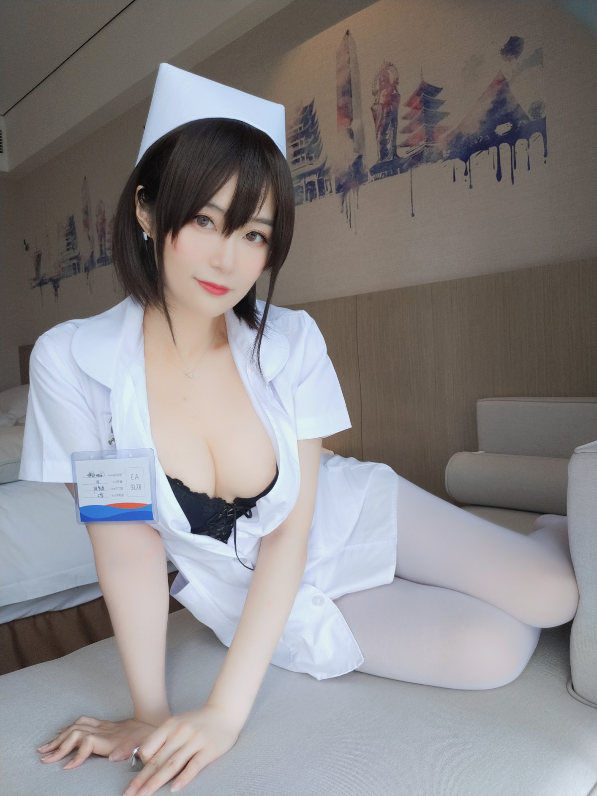 Coser小姐姐白银 – 短发小护士 – COSPLAY