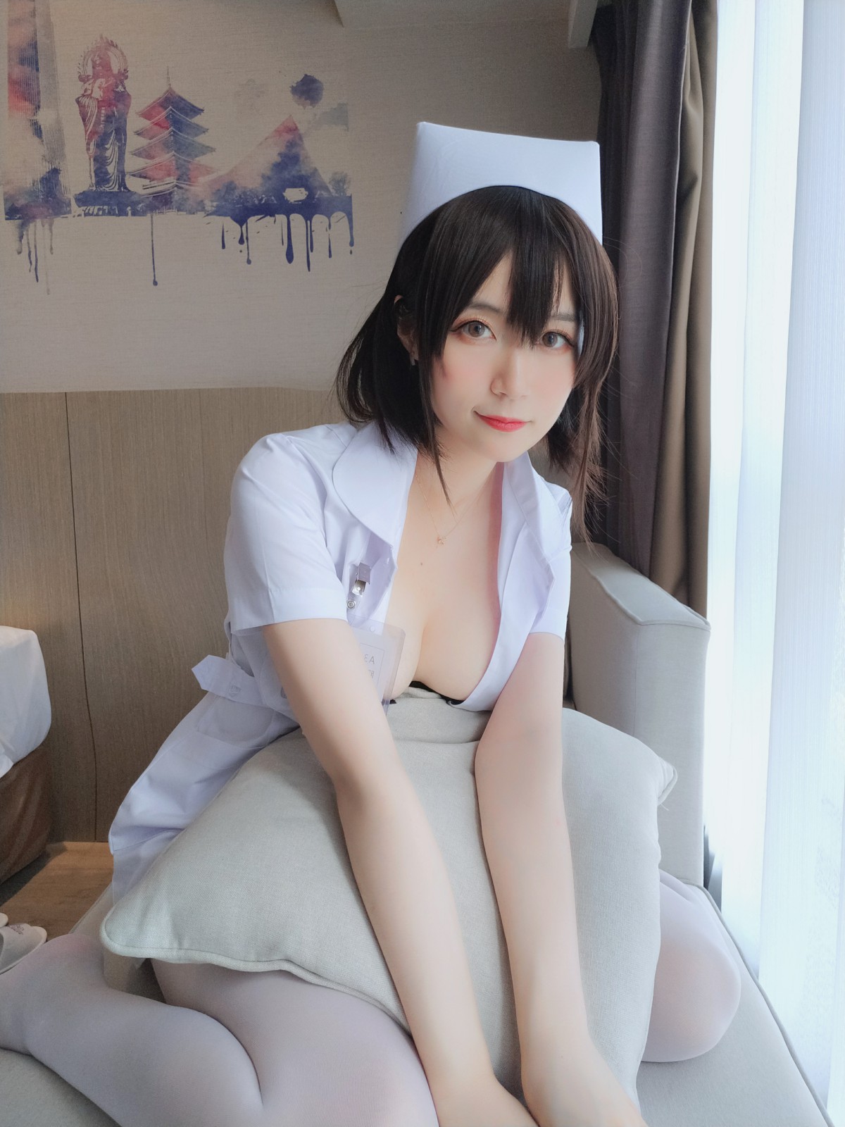 Coser小姐姐白银 – 短发小护士 – COSPLAY