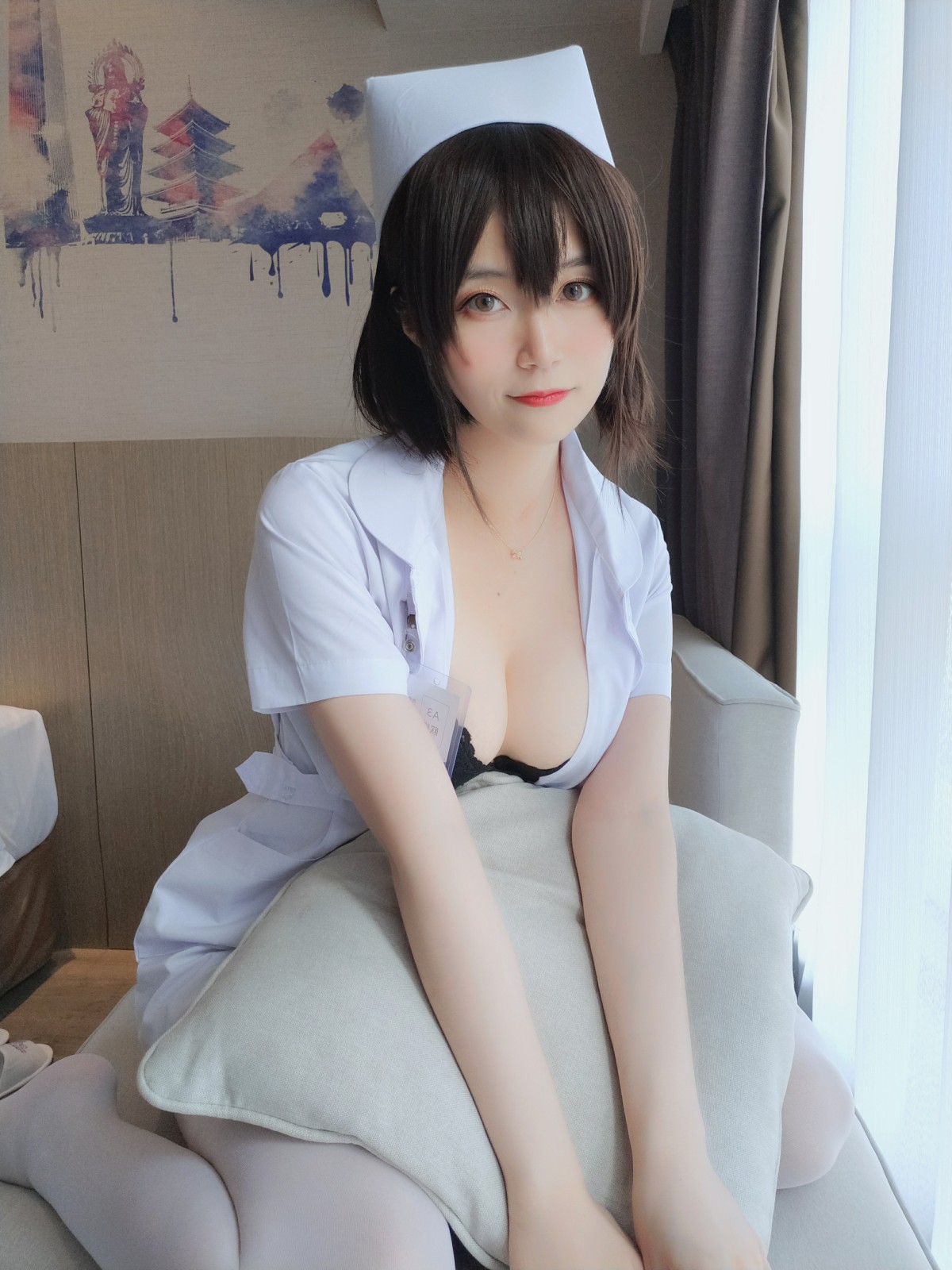 Coser小姐姐白银 – 短发小护士 – COSPLAY